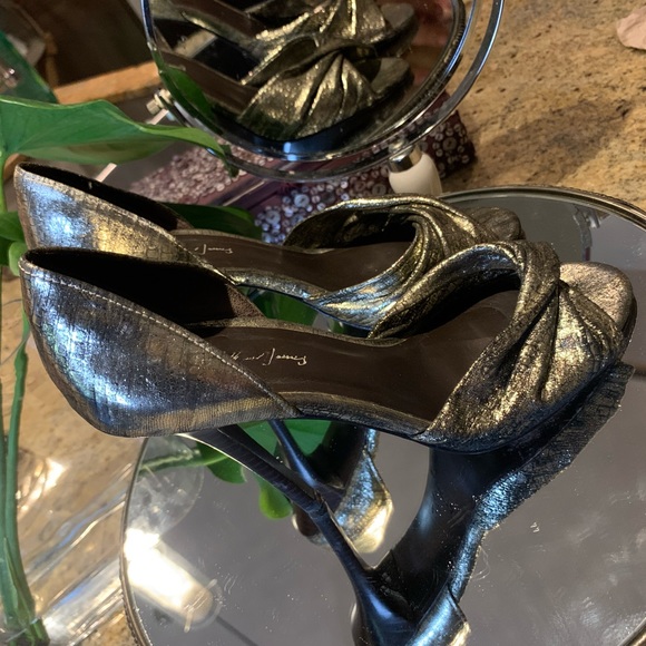 ELIZABETH AND JAMES Pumps - Picture 3 of 9